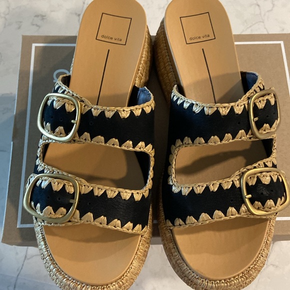 Dolce Vita Wanika Sandal - Picture 2 of 8